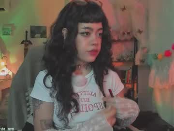 blushing_nymph Photos on InfiCams