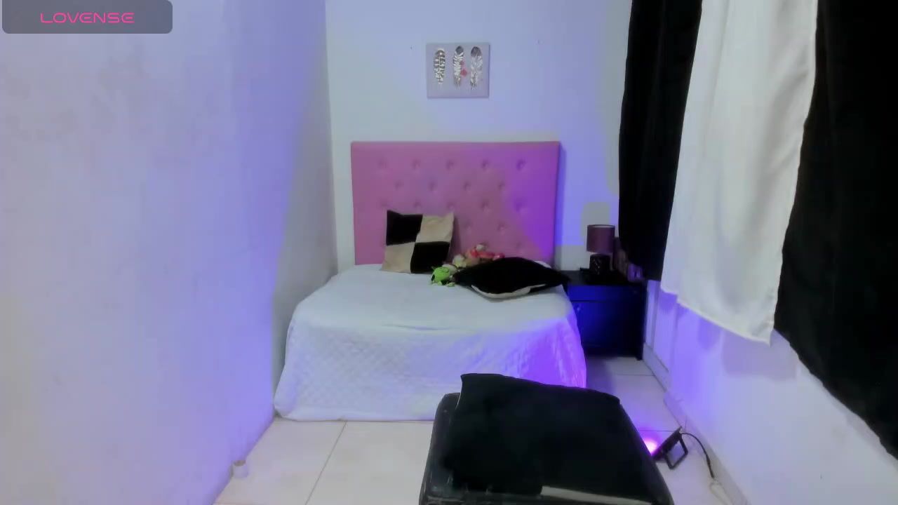 issa_kitty Photos on InfiCams