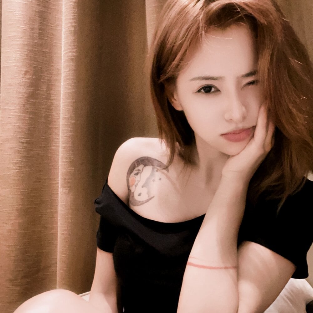 miumiu-66 Photos on InfiCams